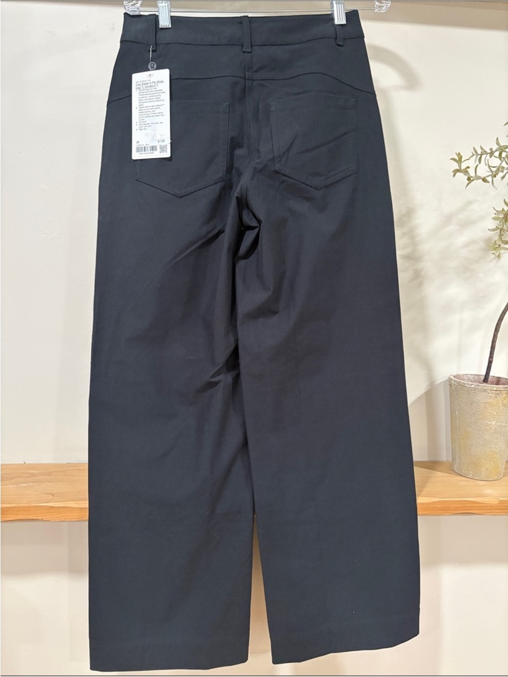 Lululemon Athletica Black City Sleek 5Pkt Wide Leg Pants, Size 28, NWT - Picture 4 of 11